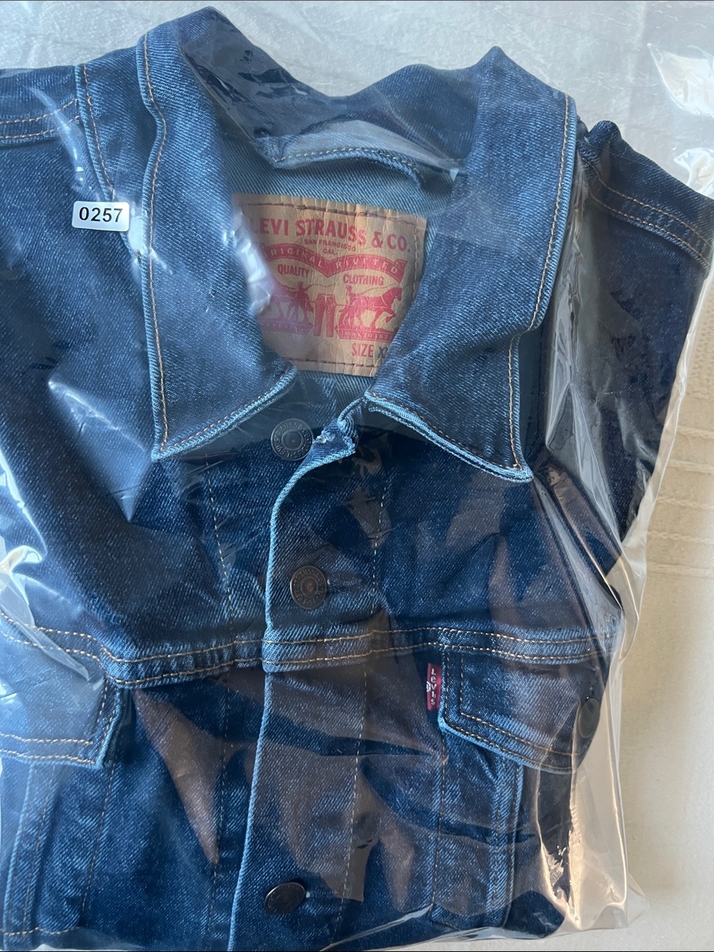 Levi's Indigo Blue Denim Trucker Jacket - Picture 13 of 13